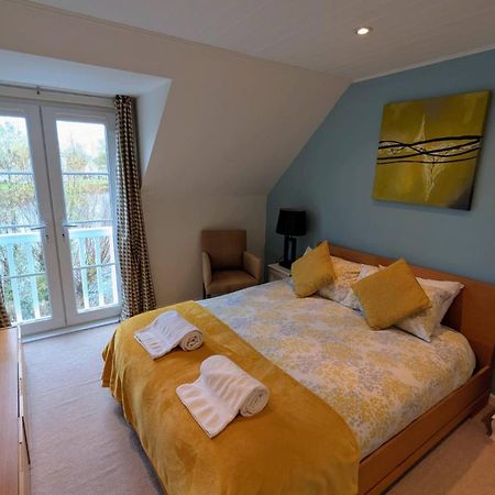 Charming Lake House Nature Retreat In Cotswold Water Park, South Cerney Near ไซเร็นเซสเตอร์ ภายนอก รูปภาพ